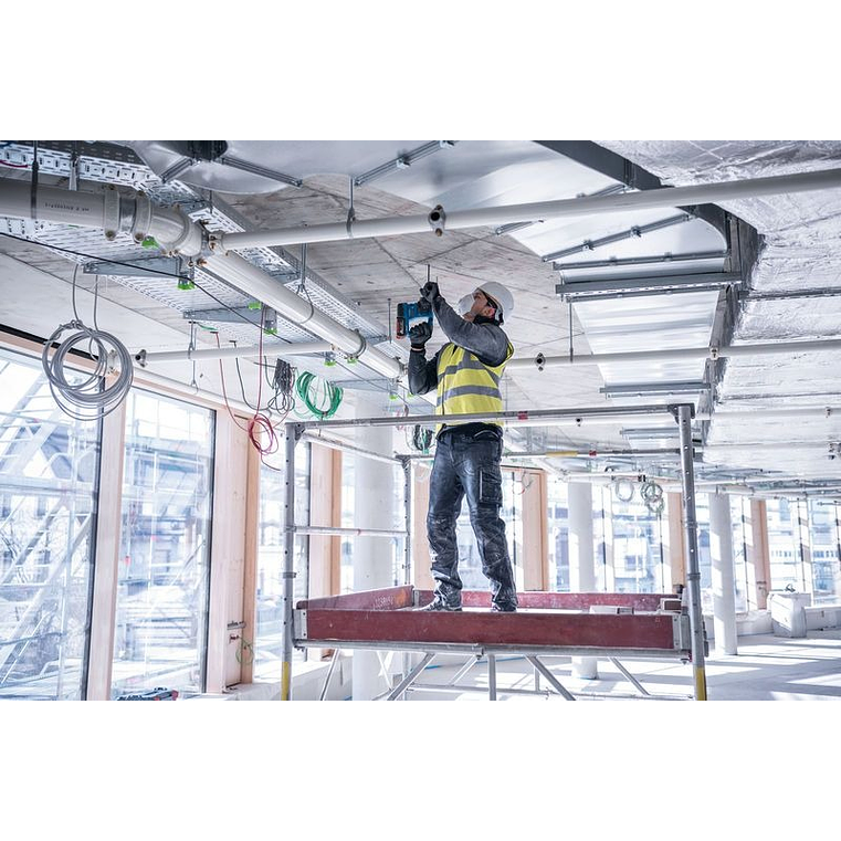 Conjunto sem fio Aparafusadora GSR 18V-65 + Rebarbadora GWS 18V-8 (125) + Martelo GBH 18V-22 + 2 Baterias 18V 4.0Ah BOSCH 4