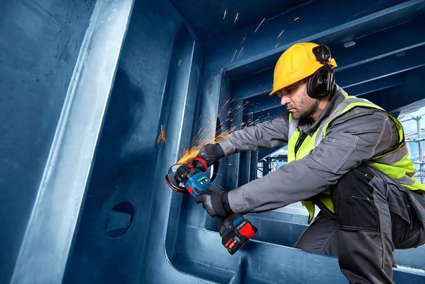 Rebarbadora sem fio EXPERT EXWS18V-15S + Mala L-BOXX BOSCH 4