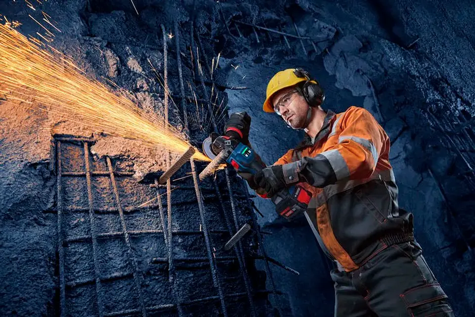 Rebarbadora sem fio EXPERT EXWS18V-15S + 2 Baterias EXBA18V-80 + Mala L-BOXX BOSCH 6