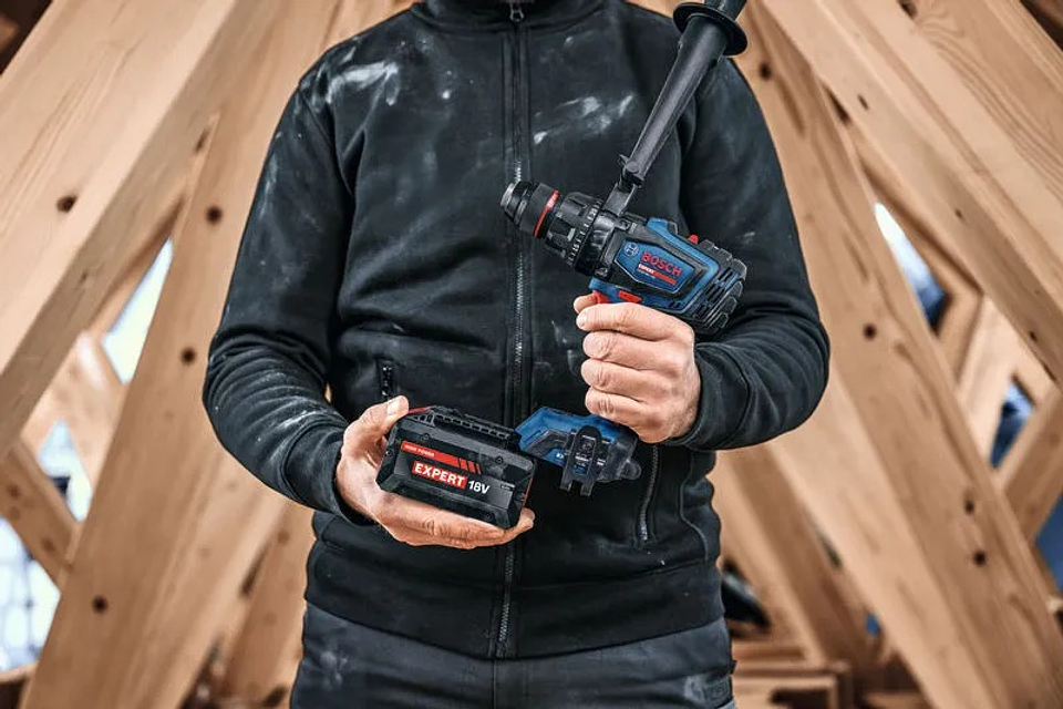 Aparafusadora/Berbequim com percussão sem fio EXPERT EXSB18V-150 + Mala L-BOXX BOSCH 4