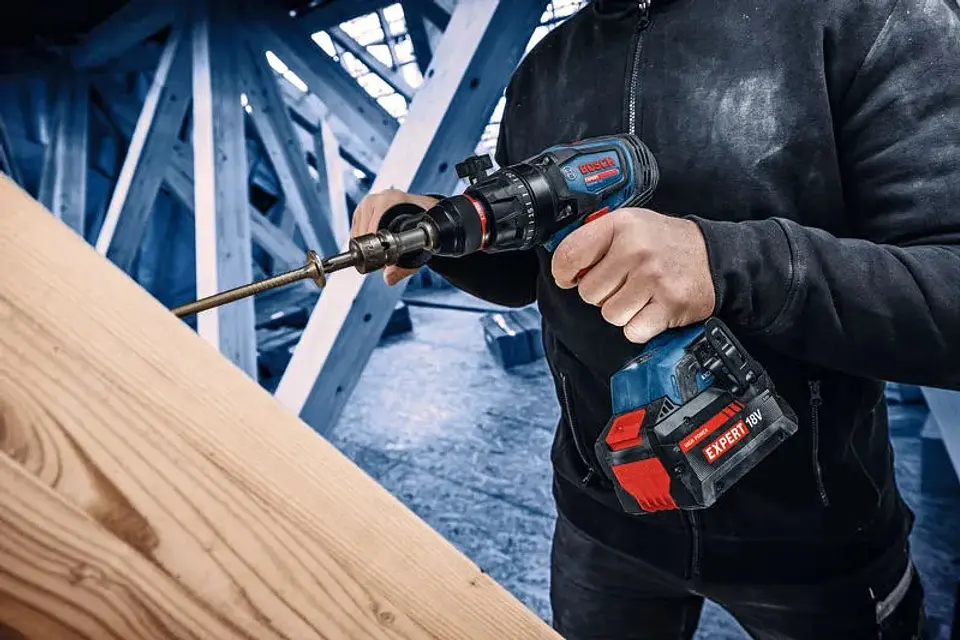 Aparafusadora/Berbequim com percussão sem fio EXPERT EXSB18V-150 + 3 baterias EXBA18V (2x 8.0Ah + 1x 5.5Ah) + Mala L-BOXX BOSCH 6