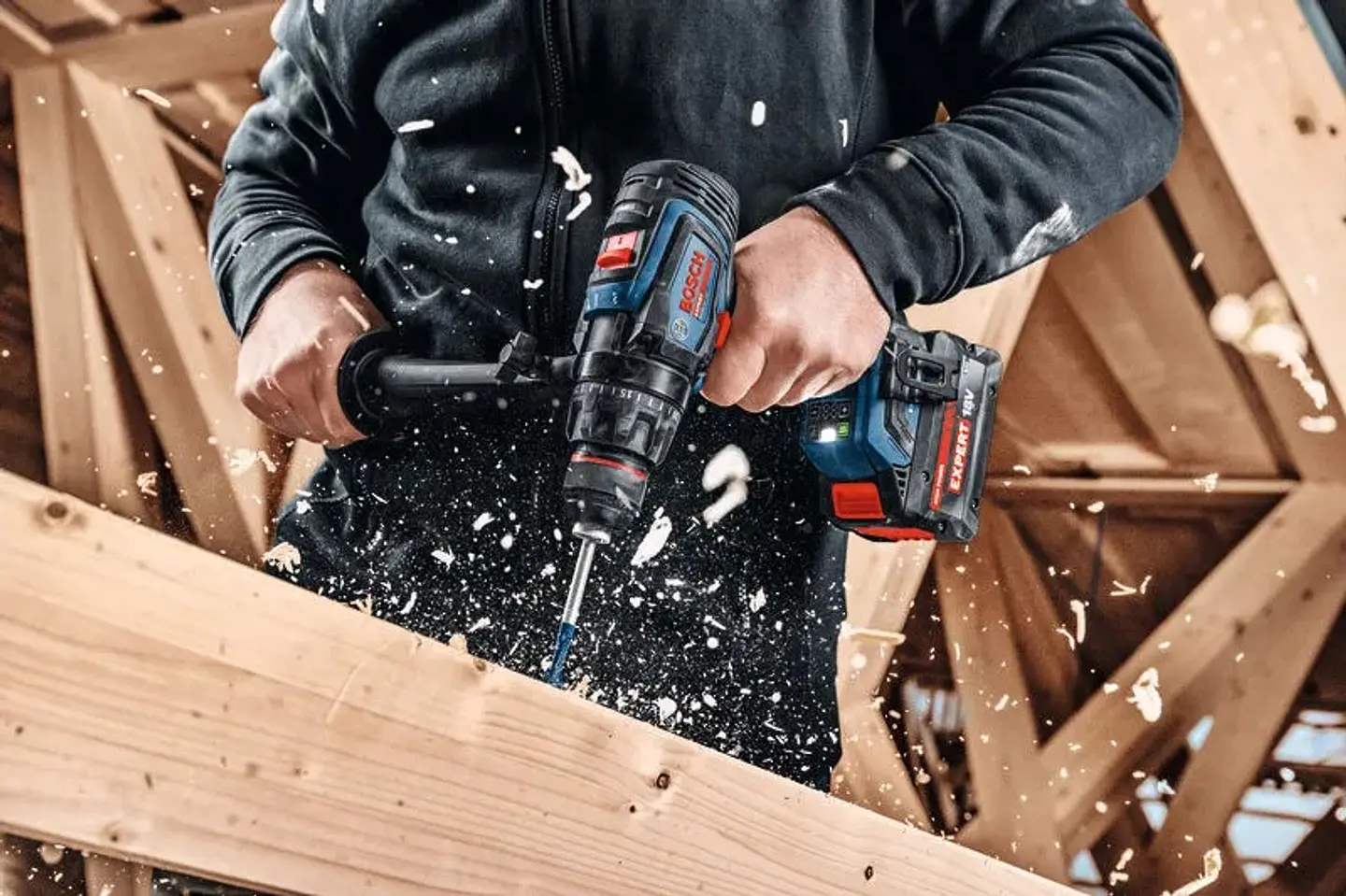 Aparafusadora/Berbequim com percussão sem fio EXPERT EXSB18V-150 + 3 baterias EXBA18V (2x 8.0Ah + 1x 5.5Ah) + Mala L-BOXX BOSCH 7