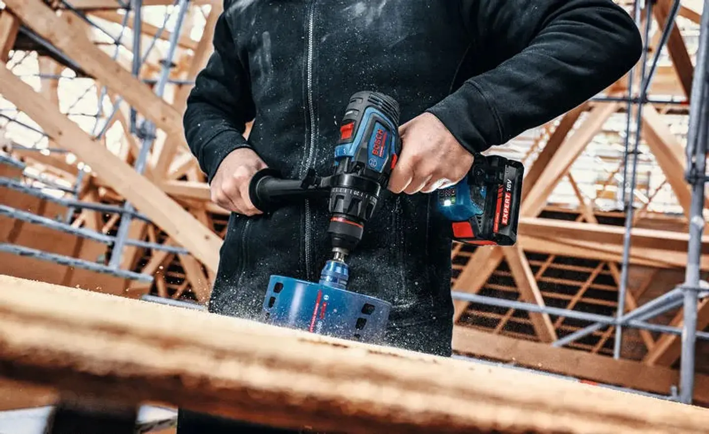 Aparafusadora/Berbequim com percussão sem fio EXPERT EXSB18V-150 + 3 baterias EXBA18V (2x 8.0Ah + 1x 5.5Ah) + Mala L-BOXX BOSCH 8