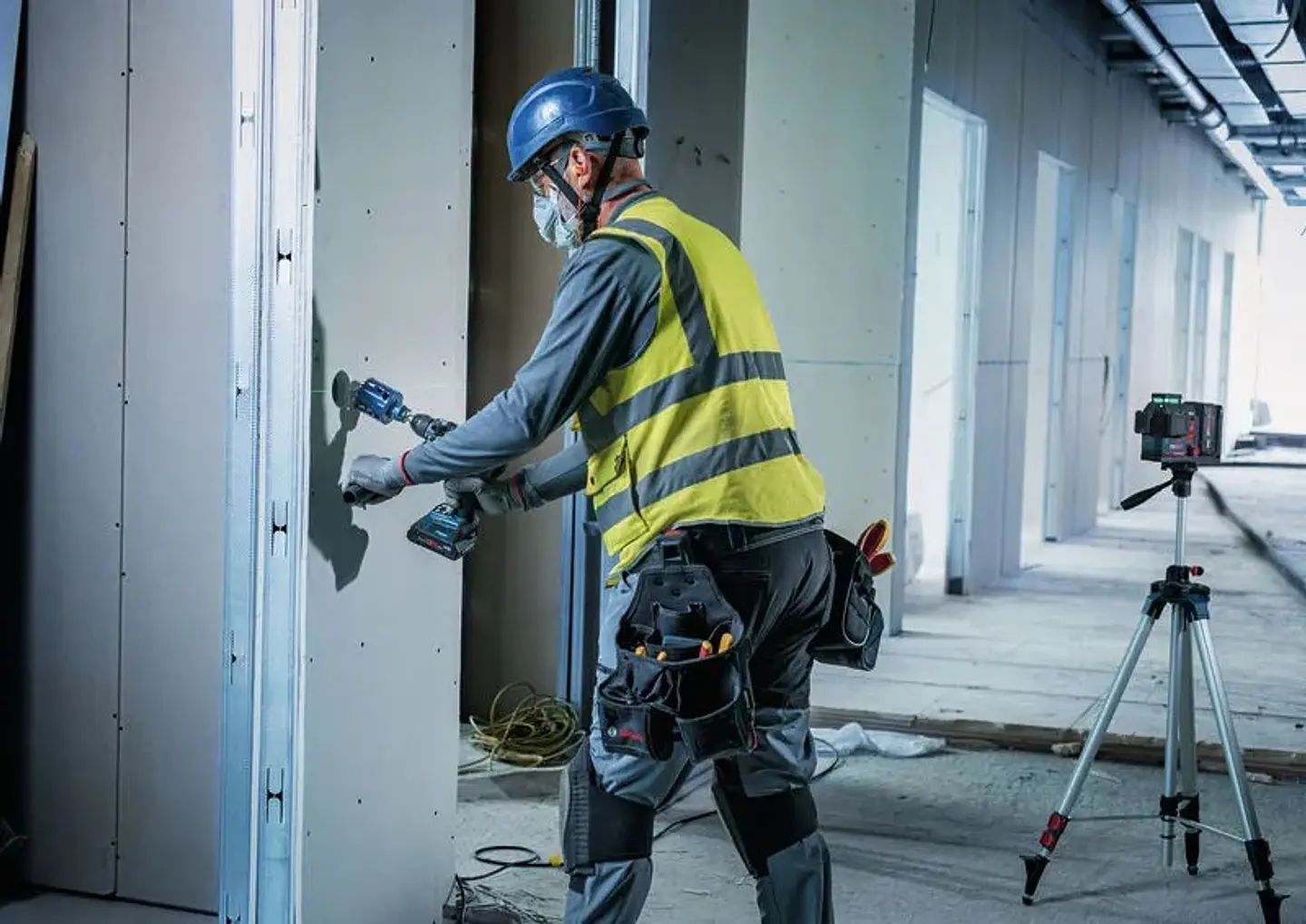 Nivel laser de linhas verdes EXPERT EXLL18V-120-33CG + 1 bateria EXBA18V-40 + Mala L-BOXX BOSCH 5