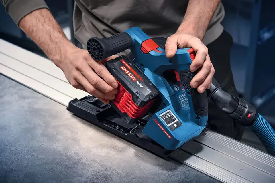 Serra de imersão sem fio EXPERT EXKT18V-52G + Mala L-BOXX BOSCH 5