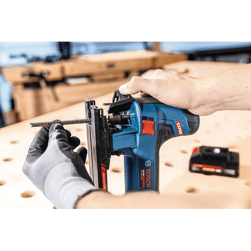 Serra vertical tico-tico sem fio EXPERT EXST18V-155S + Mala L-BOXX BOSCH 8