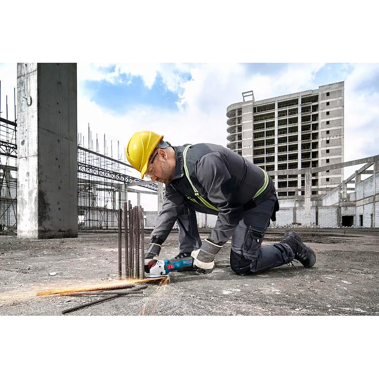 Rebarbadora sem fio GWS 18V-11 (125) + mala L-BOXX BOSCH 8