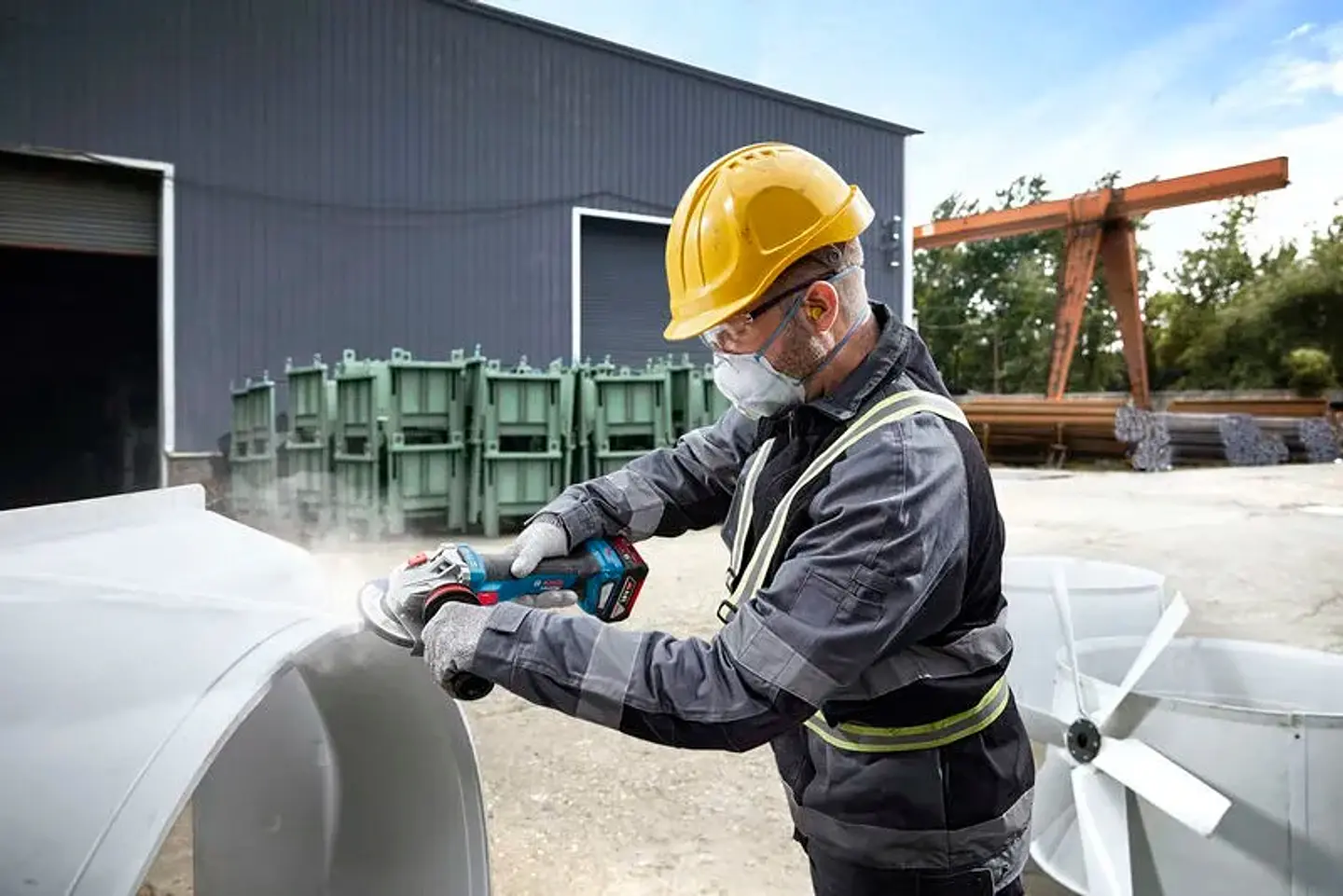 Rebarbadora sem fio GWS 18V-11 (125) + mala L-BOXX BOSCH 9