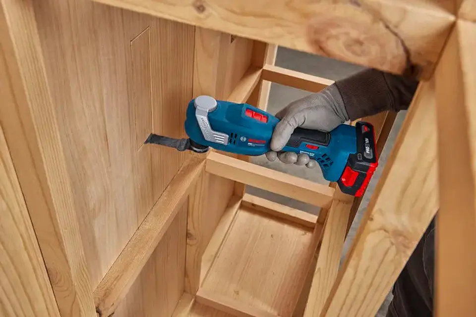 Ferramenta multifunções sem fio PRO GOP18V-30 + mala L-BOXX 136 BOSCH 4