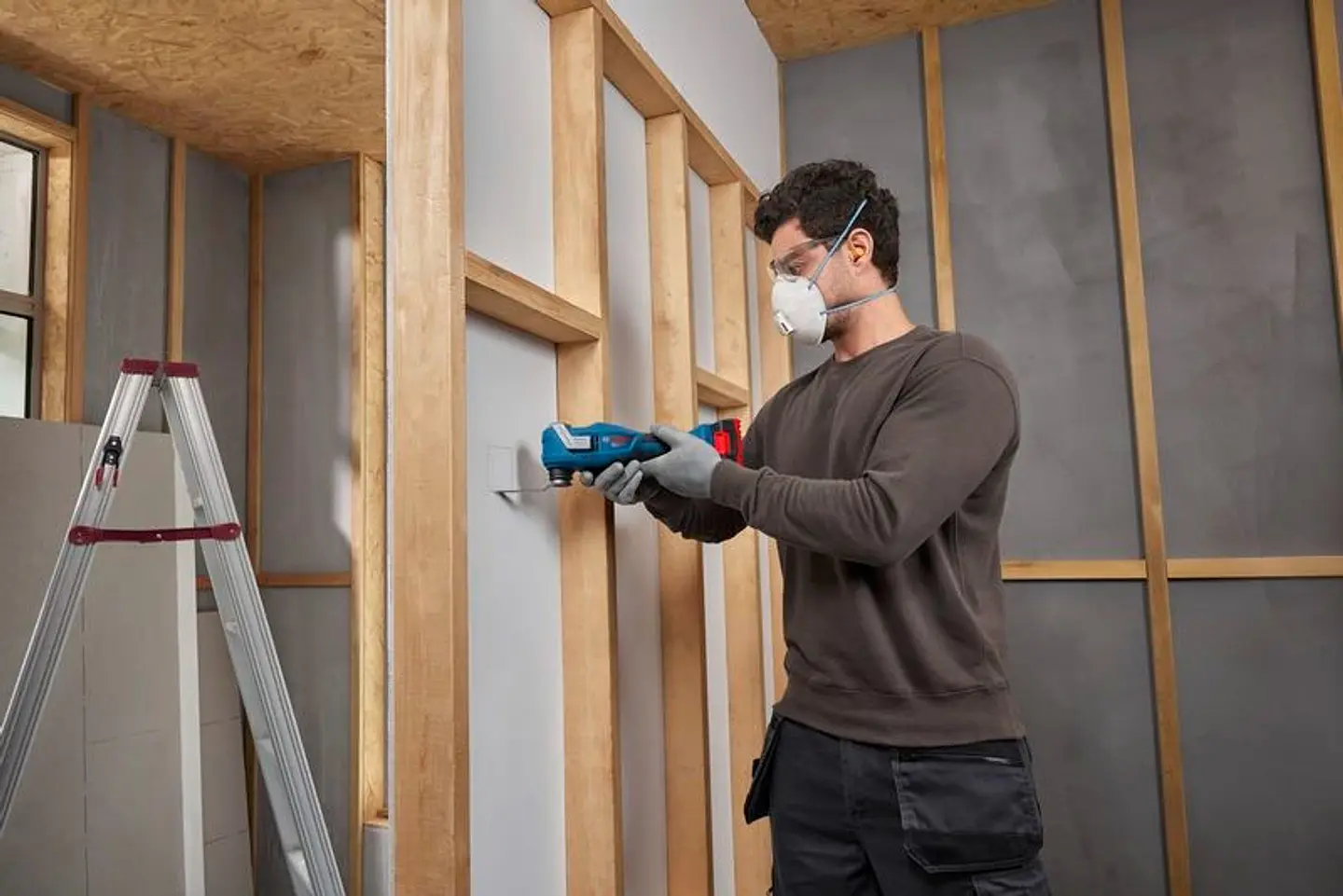 Ferramenta multifunções sem fio PRO GOP18V-30 + mala L-BOXX 136 BOSCH 12