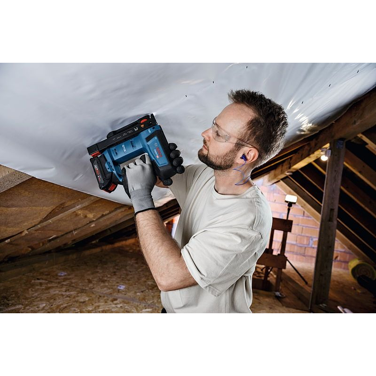 Agrafador para madeira sem fio PRO HEAVY DUTY GTH 18V-14 + L-BOXX 136 BOSCH 6