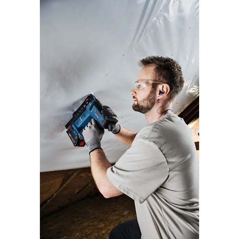 Agrafador para madeira sem fio PRO HEAVY DUTY GTH 18V-14 + L-BOXX 136 BOSCH 8