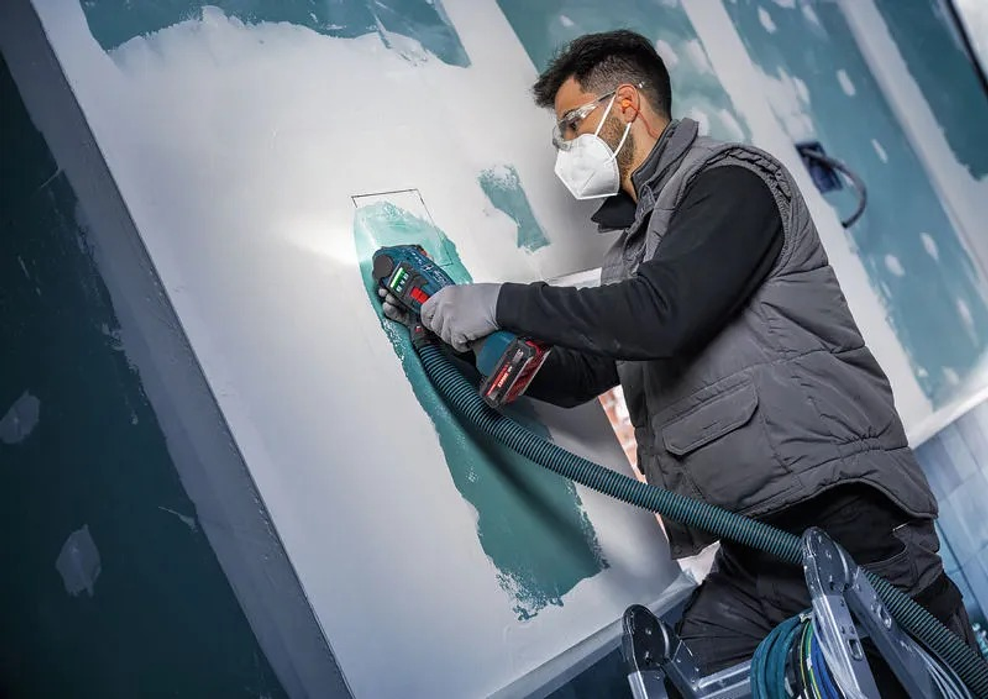 Multiferramenta sem fio EXPERT EXOP18V-40 + Mala L-BOXX 136 BOSCH 5