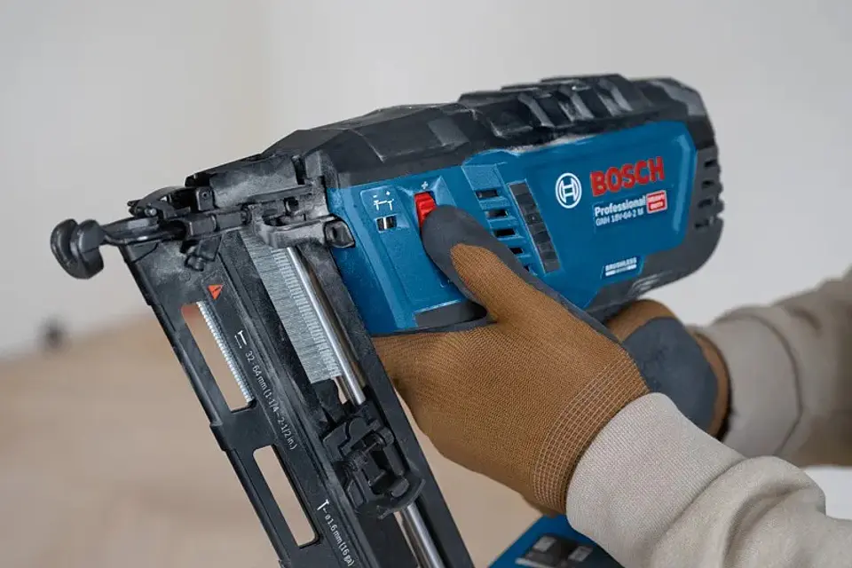 Pistola de pregos sem fio para madeira PRO HEAVY DUTY GNH 18V-64-2 M BOSCH 6