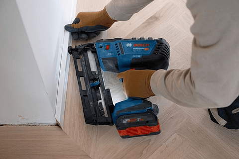 Pistola de pregos sem fio para madeira PRO HEAVY DUTY GNH 18V-64-2 BOSCH
