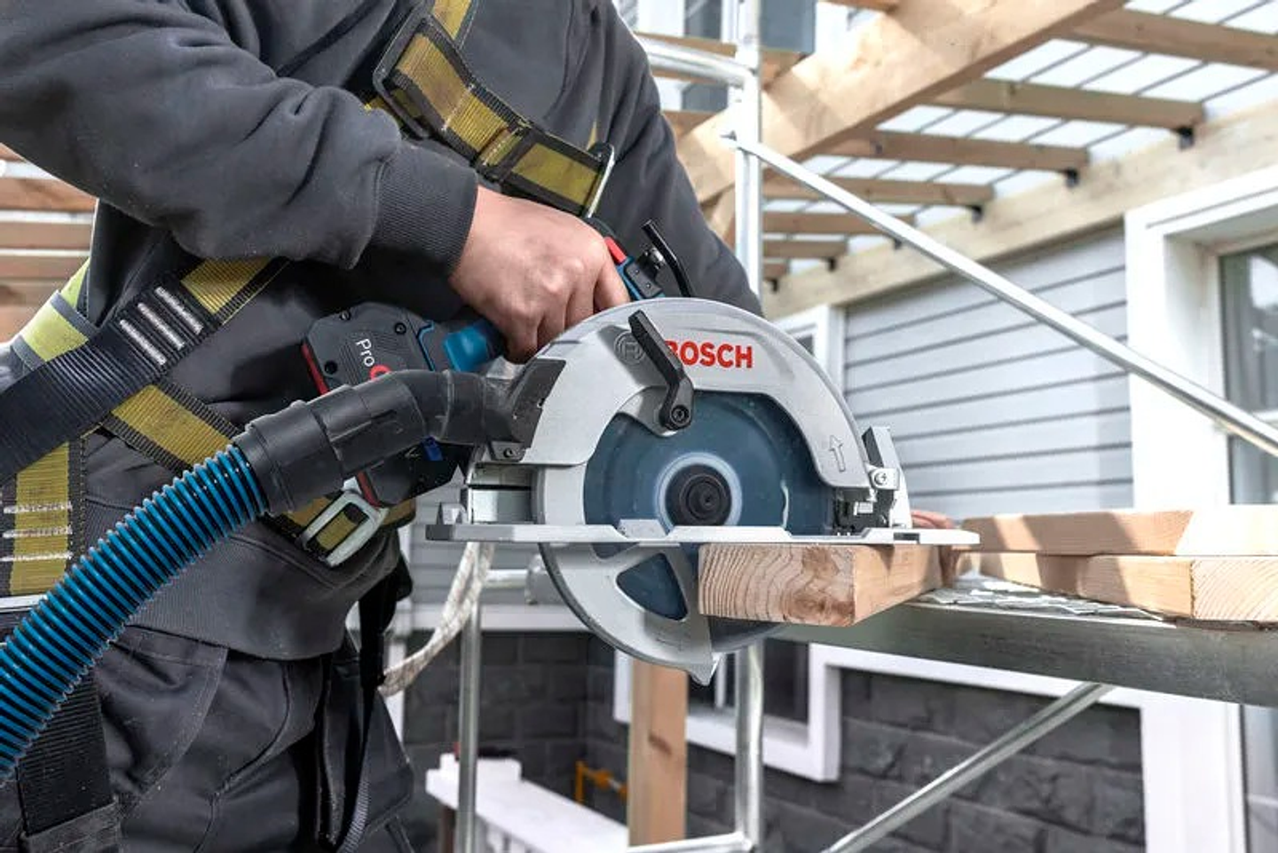 Serra circular sem fio PRO HEAVY DUTY GKS 18V-68-2 + Mala L-BOXX BOSCH  4