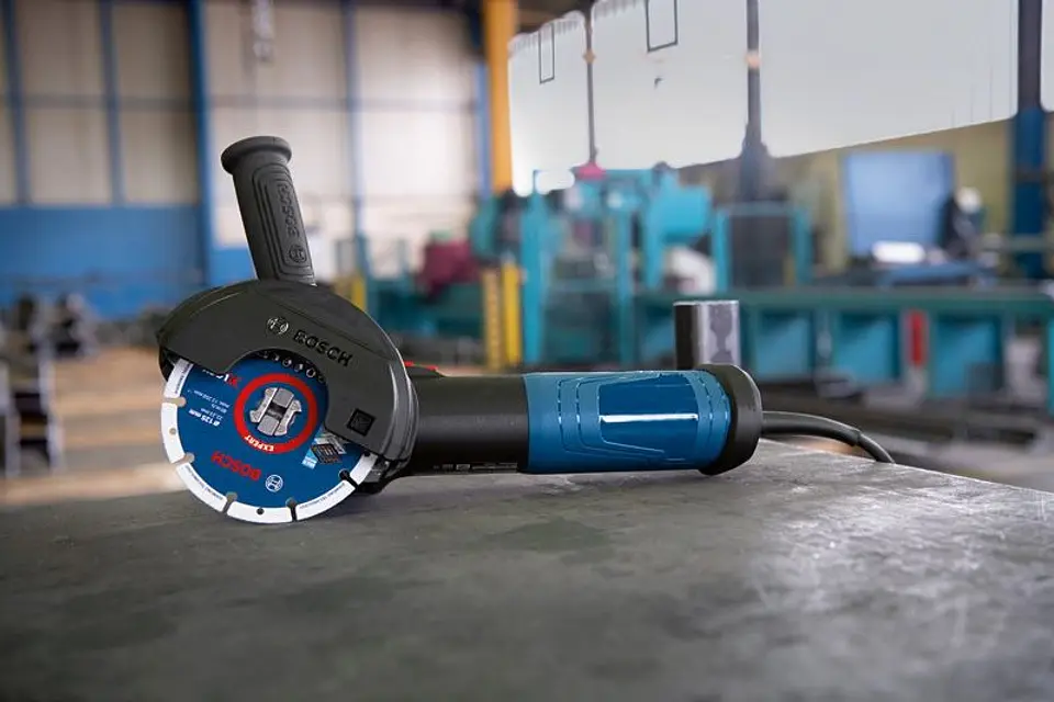 Rebarbadora com X-LOCK PRO HEAVY DUTY GWX 14-125 S BOSCH 5