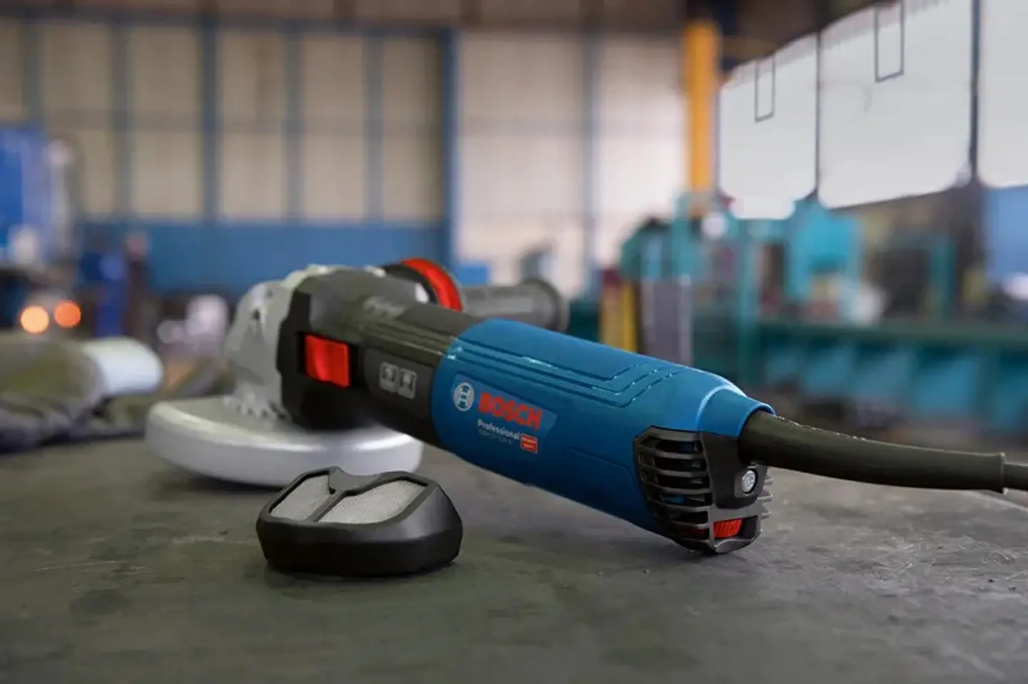 Rebarbadora com X-LOCK PRO HEAVY DUTY GWX 14-125 S BOSCH 9