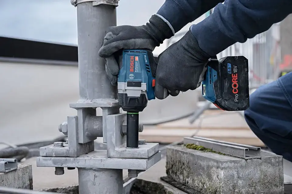 Aparafusadora/chave de impacto sem fio PRO GDS 18V-750 C BOSCH 6