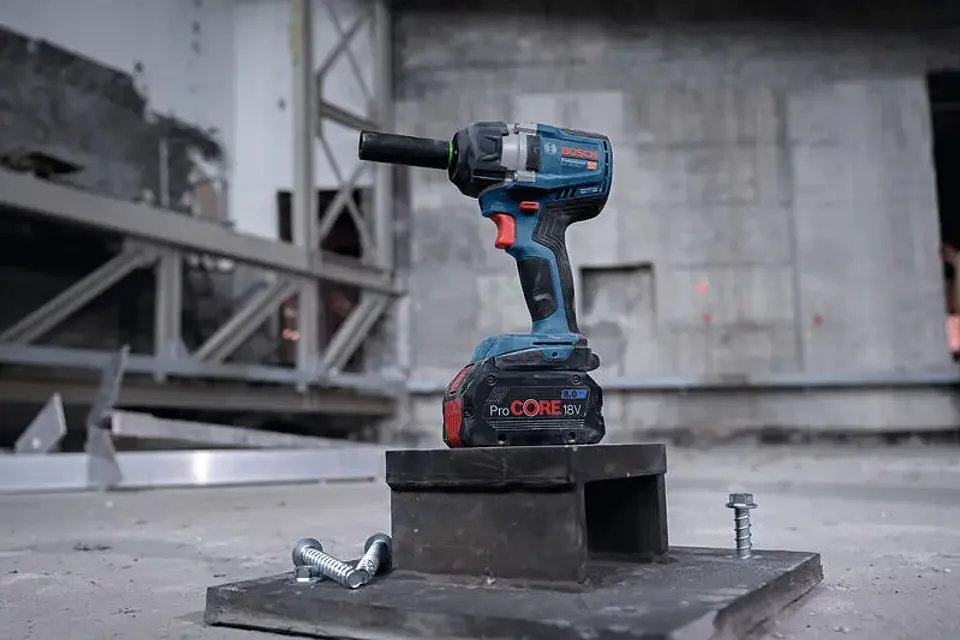 Aparafusadora/chave de impacto sem fio PRO GDS 18V-750 C + Mala L-BOXX 136 + Módulo Bluetooth BOSCH  7