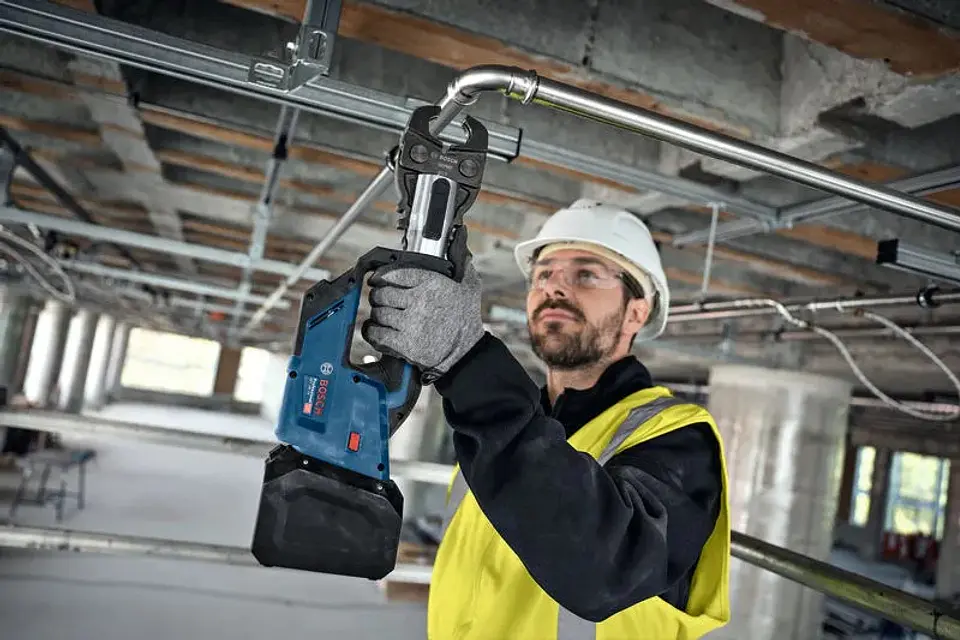 Ferramenta de prensagem sem fio PRO HEAVY DUTY GPT 18V-19 + Mala L-BOXX 238 BOSCH 5