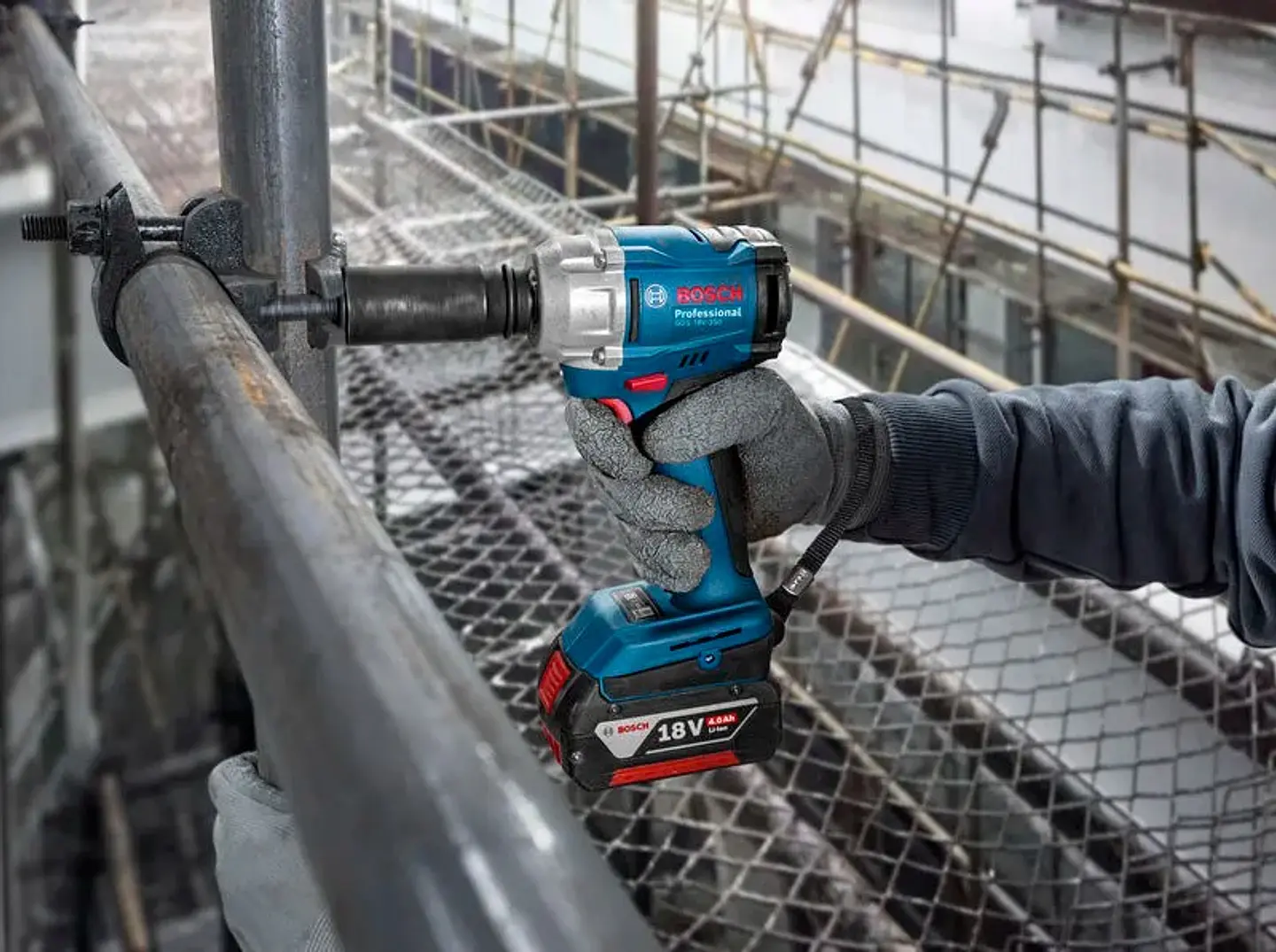 Chave de impacto sem fio PRO GDS 18V-350 + Mala L-BOXX 136 BOSCH 7