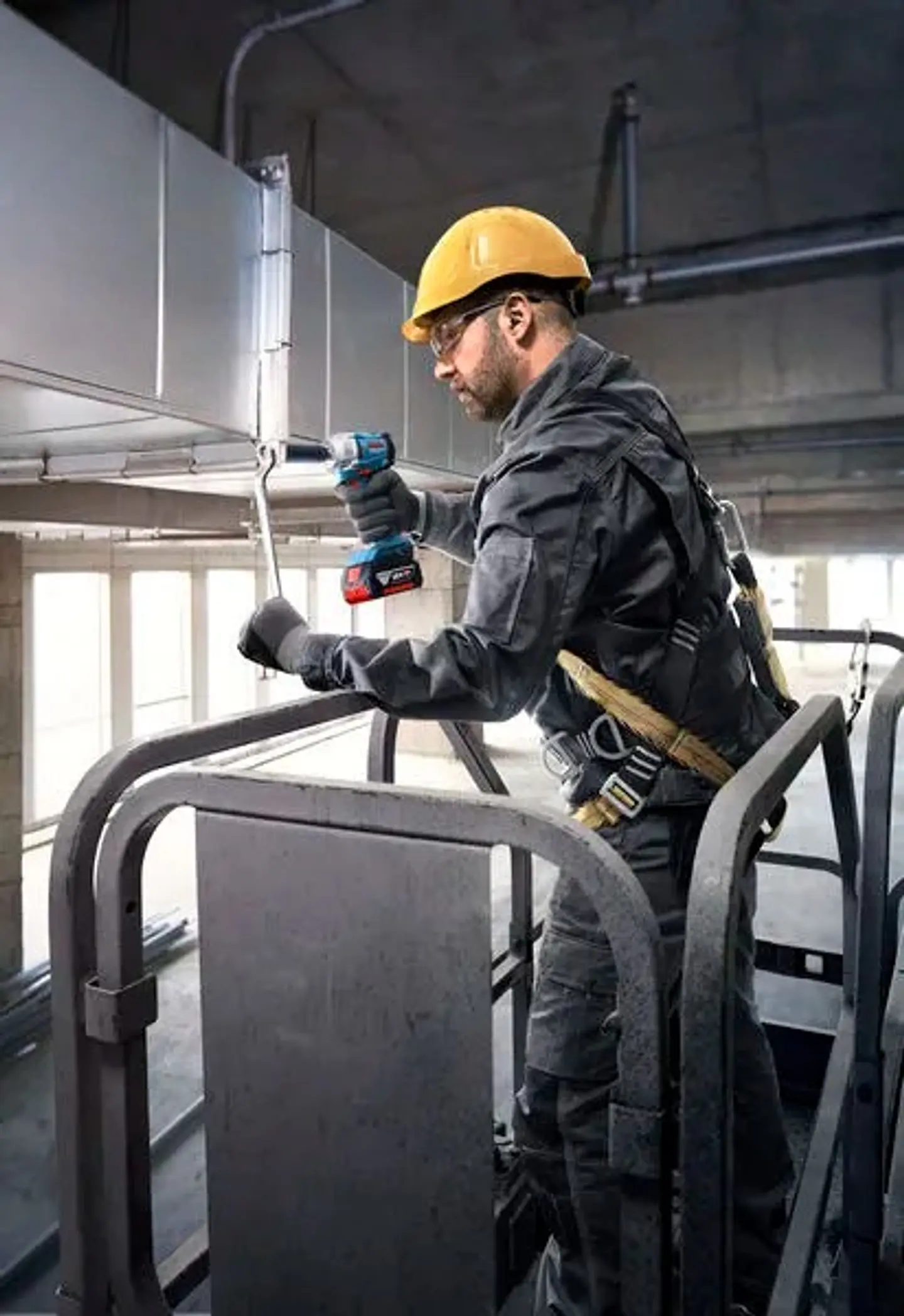 Chave de impacto sem fio PRO GDS 18V-350 + Mala L-BOXX 136 BOSCH 8