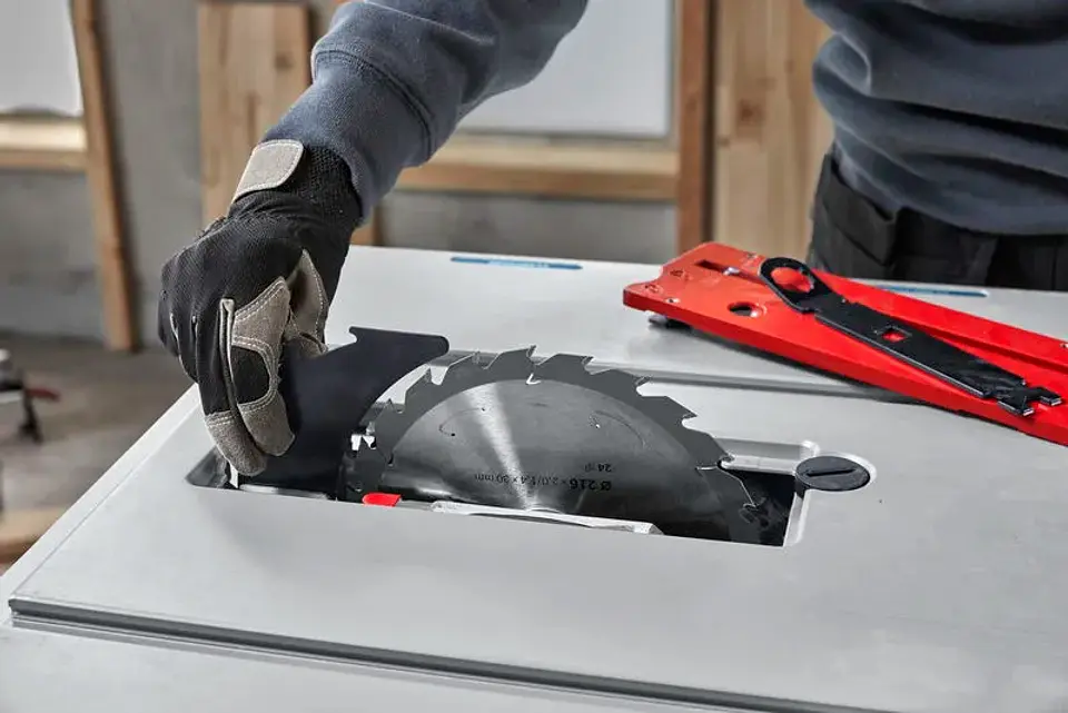 Serra de mesa PRO HEAVY DUTY GTS 70-216 BOSCH 7