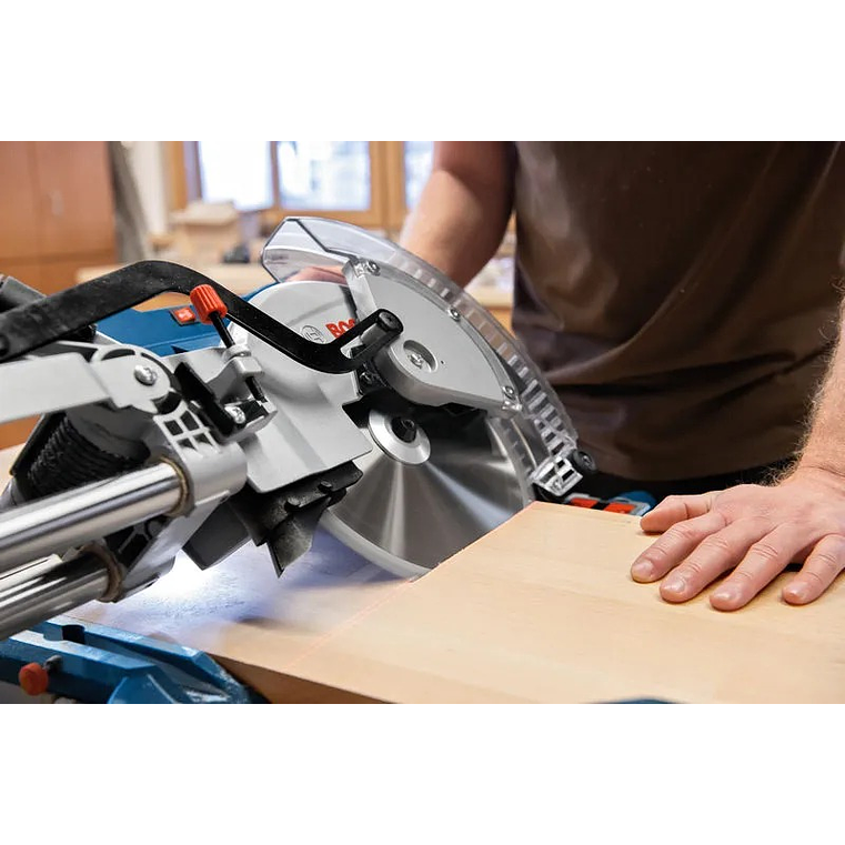 Serra de cortes transversais e de meia esquadria com fio PRO HEAVY DUTY GCM 305-254 D BOSCH 4