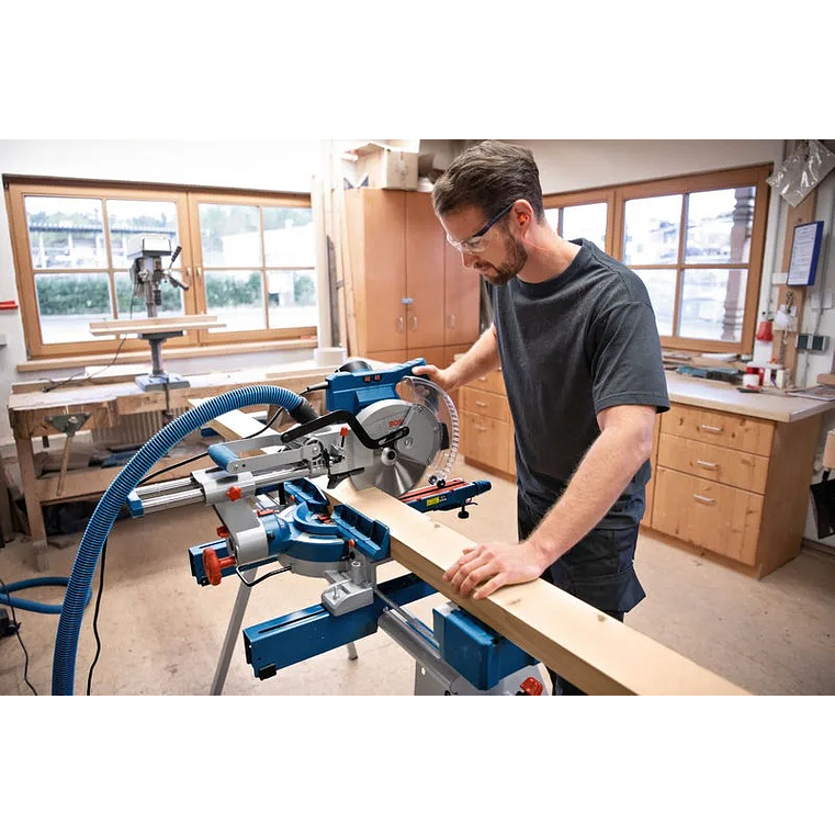 Serra de cortes transversais e de meia esquadria com fio PRO HEAVY DUTY GCM 305-254 D BOSCH 6