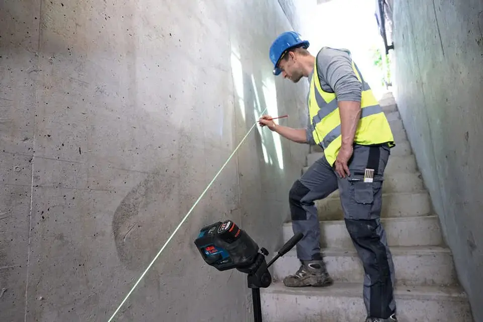 Laser combinado sem fio PRO GCL 12V-50-22 CG + Mala L-BOXX 136 + 1 bateria GBA 12V 2.0Ah BOSCH   3