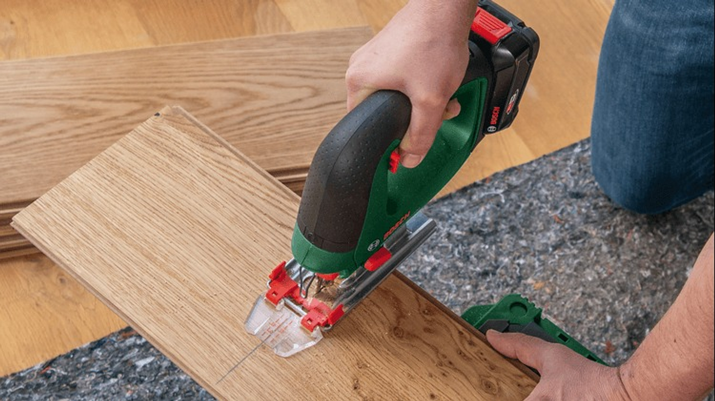 Serra vertical sem fio UniversalSaw 18V-100 BOSCH DIY 5