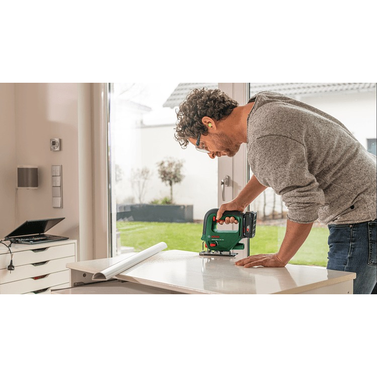 Serra vertical sem fio UniversalSaw 18V-100 BOSCH DIY 6