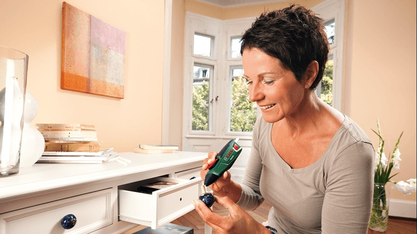 Pistola de colar sem fio GluePen - Carregador micro USB BOSCH DIY 6