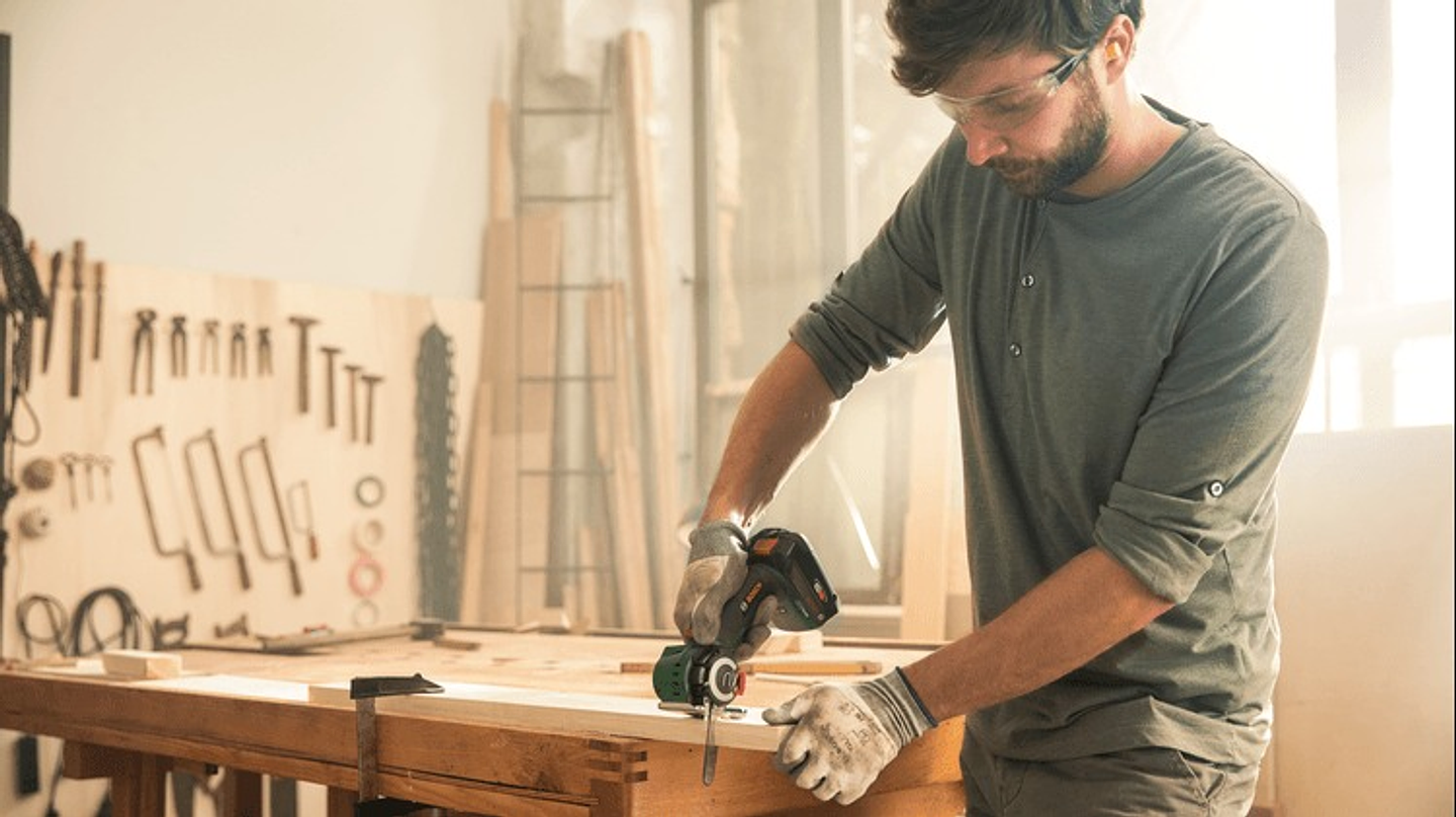 Serra NanoBlade sem fio AdvancedCut 18 - 1 bateria de 2,5 Ah | carregador BOSCH DIY 5