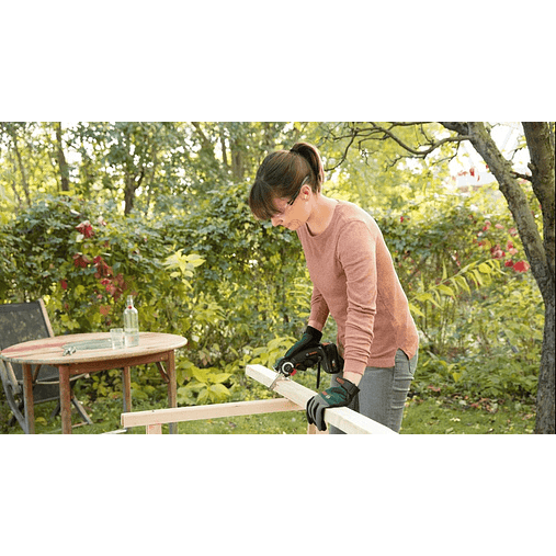 Serra NanoBlade sem fio AdvancedCut 18 - 1 bateria de 2,5 Ah | carregador BOSCH DIY 8