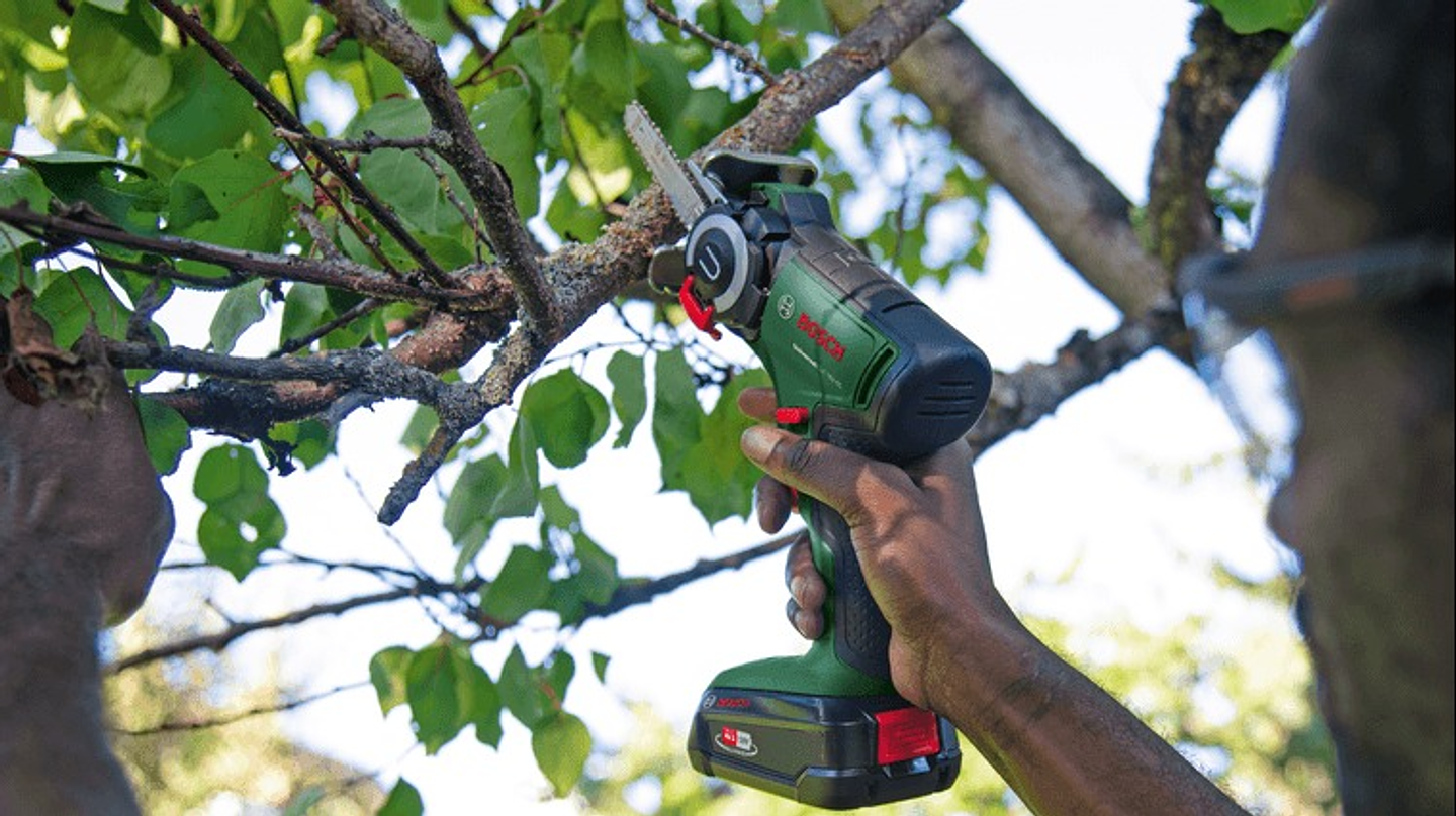 Serra NanoBlade sem fio UniversalCut 18V-65 - 1 bateria de 2,5 Ah | carregador BOSCH DIY 7