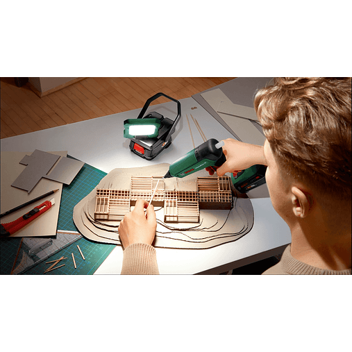 Lanterna LED sem fio EasySpotLight 18V-400 - Sem bateria | Sem carregador BOSCH DIY  10