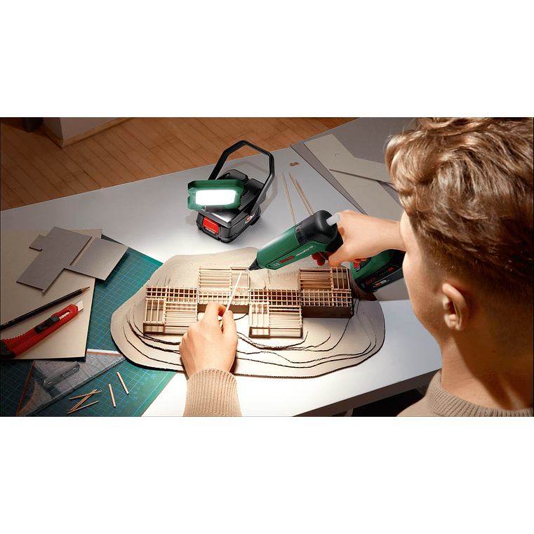 Lanterna LED sem fio EasySpotLight 18V-400 - Sem bateria | Sem carregador BOSCH DIY  10