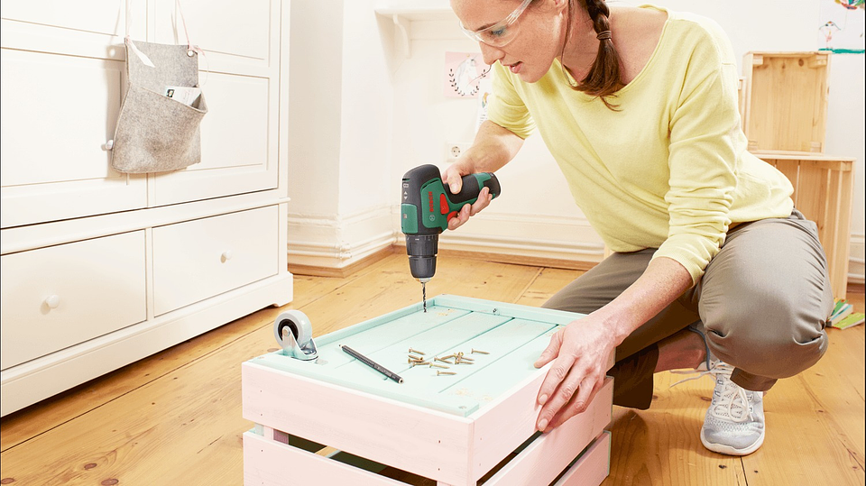 Aparafusadora sem fio EasyImpact 12 - 1 bateria de 2,0 Ah | carregador BOSCH DIY 5