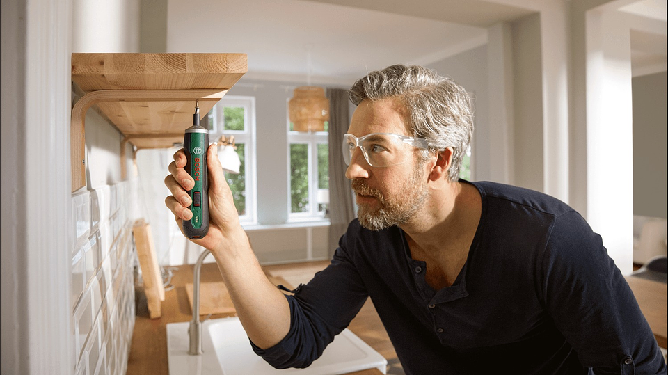 Aparafusadora sem fio PushDrive - Carregador USB + 32 pontas de aparafusar BOSCH DIY  5