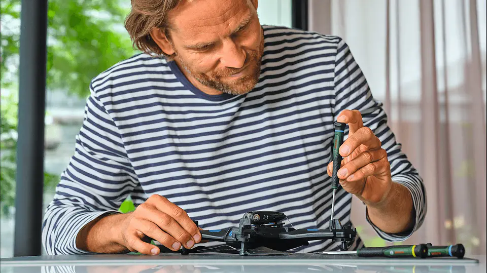 Conjunto de 13 aparafusadoras de precisão BOSCH DIY  6