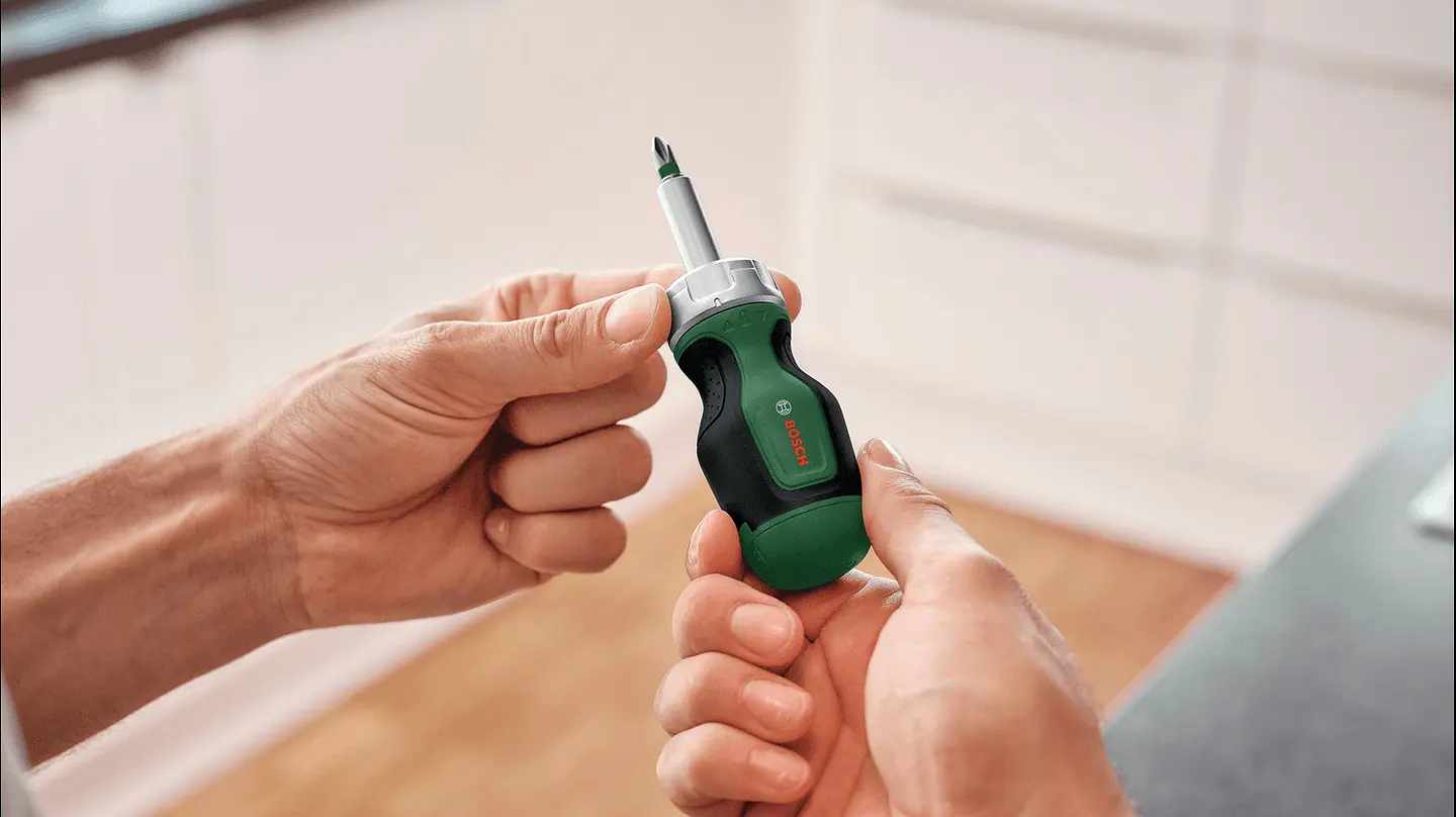 Aparafusadora de catraca para pontas curtas + 6 pontas BOSCH DIY  4