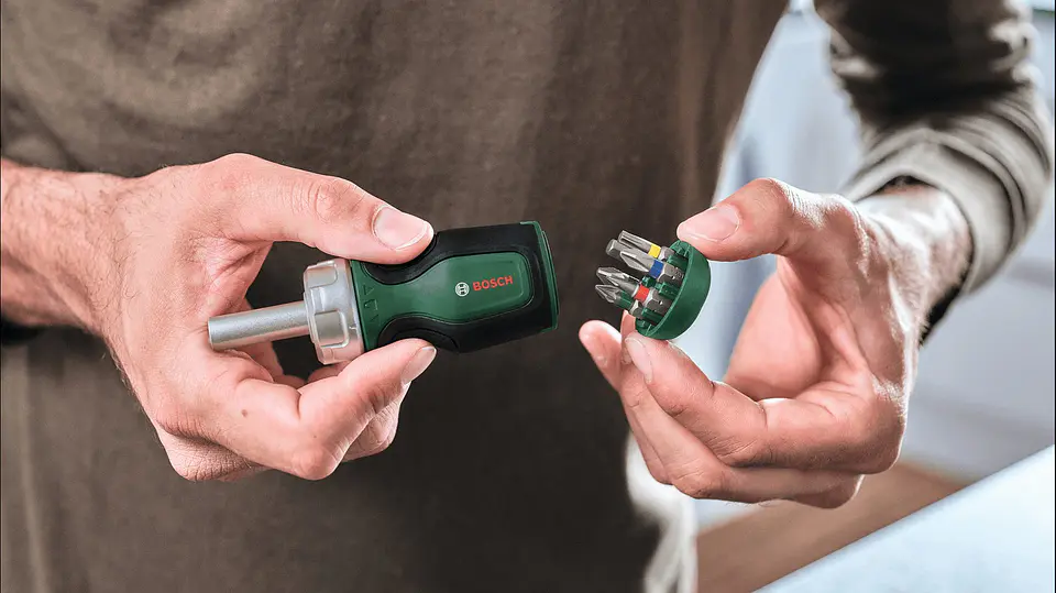 Aparafusadora de catraca para pontas curtas + 6 pontas BOSCH DIY  5