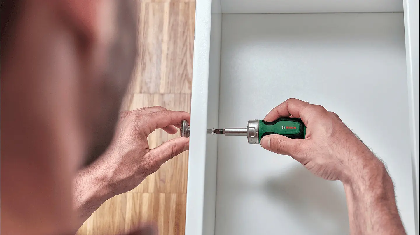 Aparafusadora de catraca para pontas curtas + 6 pontas BOSCH DIY  7