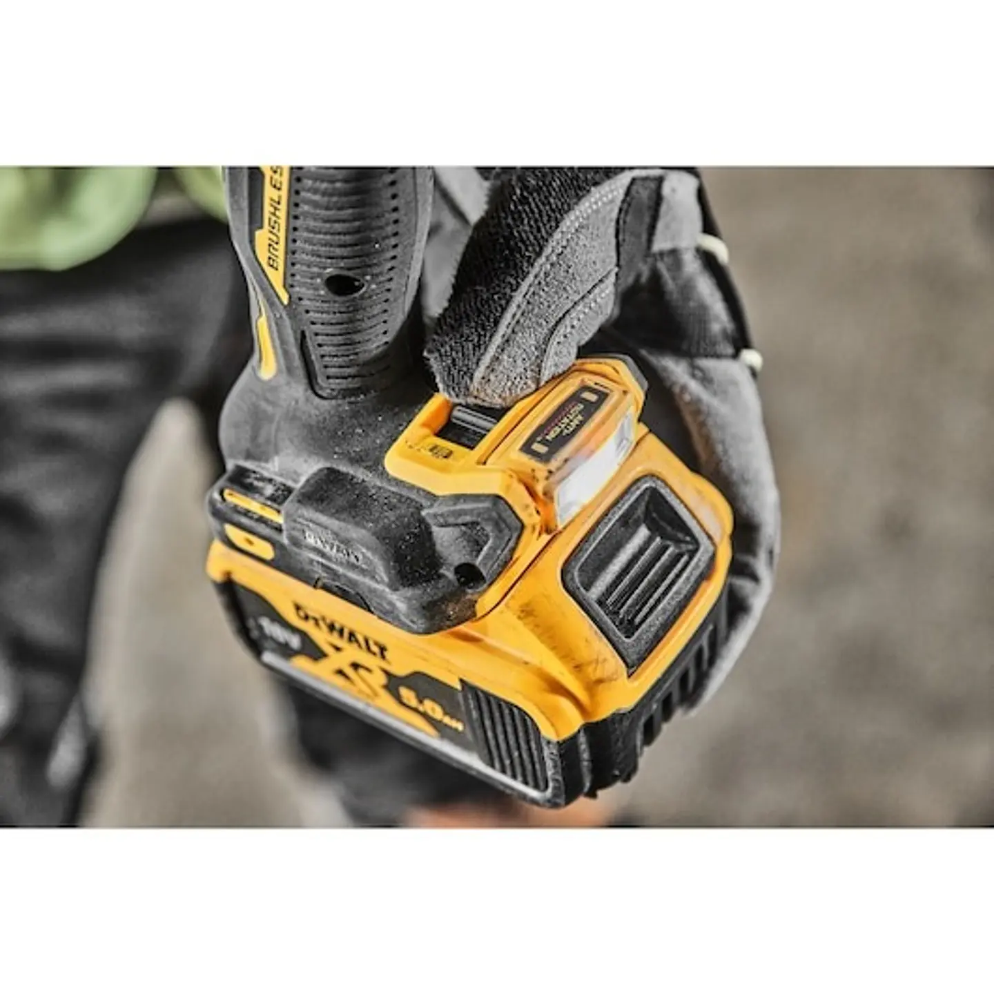 Berbequim Percutor compacto sem escovas XR 18V Li-Ion 5Ah DEWALT  2