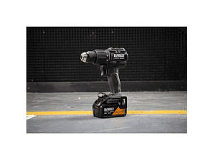 Berbequim Aparafusador Percussão McLaren sem escovas XR 18V 13mm 90Nm com 2 baterias Li-Ion 4Ah e mala TSTAK DEWALT 