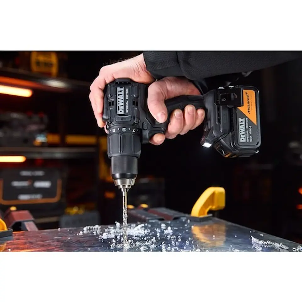 Berbequim Aparafusador Percussão McLaren sem escovas XR 18V 13mm 90Nm com 2 baterias Li-Ion 4Ah e mala TSTAK DEWALT  7