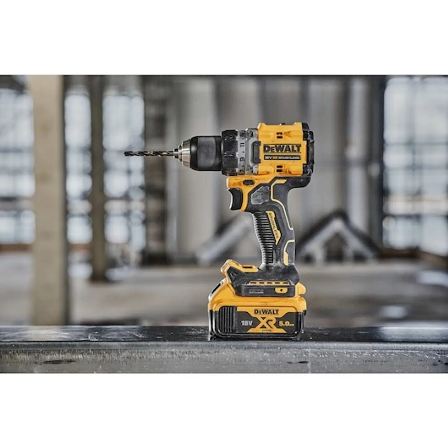 Berbequim/Aparafusador sem Escovas XR 18V - 2 Baterias de 5.0 Ah DEWALT  12
