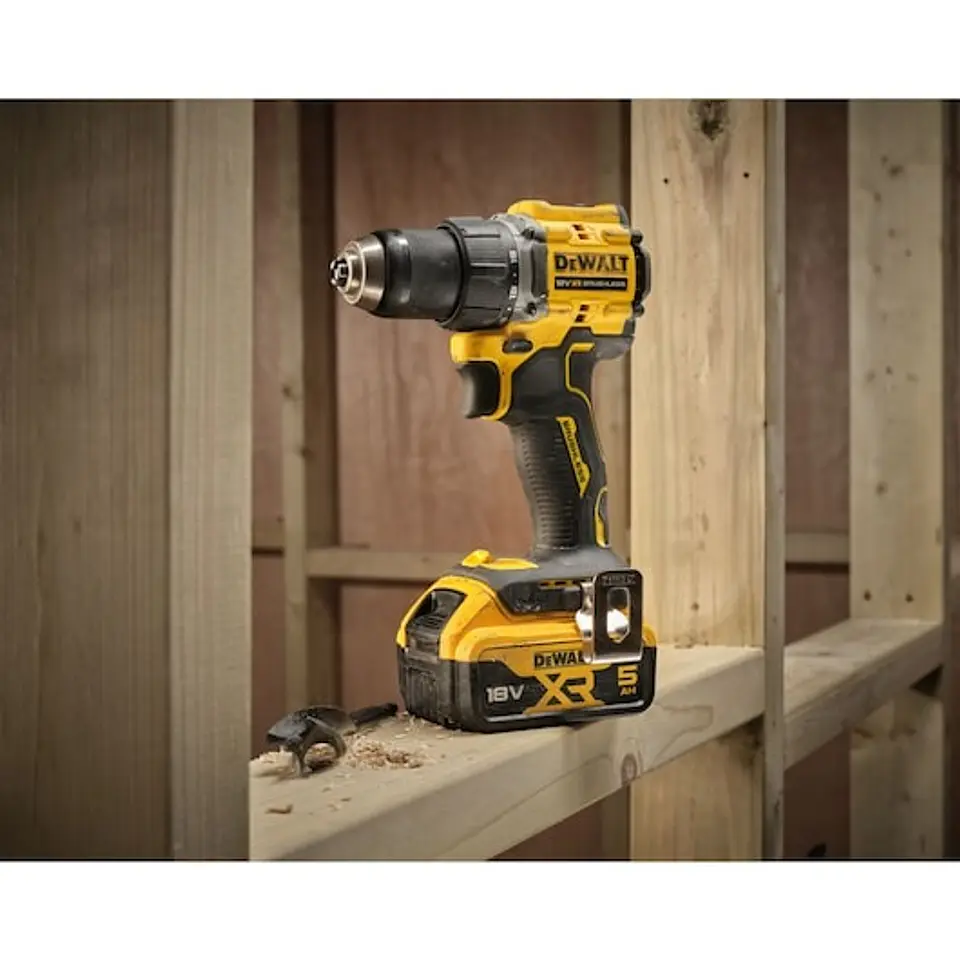Berbequim Aparafusador sem escovas XR 18V 13mm 74Nm Li-Ion 5Ah com mala TSTAK DEWALT  3